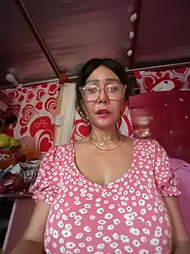 Snapshot of sweetieme chatting on June 5, 2026, 9:37 am sweetieme online show from June 5, 2026, 9:37 am