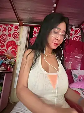sweetieme online show from June 30, 2026, 2:23 am