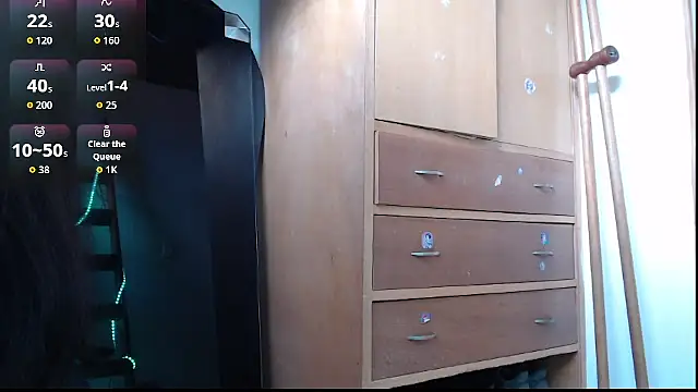 Snapshot of evolet01 chatting on February 18, 2026, 6:59 pm evolet01 online show from February 18, 2026, 6:59 pm