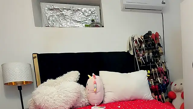 juliahayessxx online show from July 10, 2026, 7:49 pm