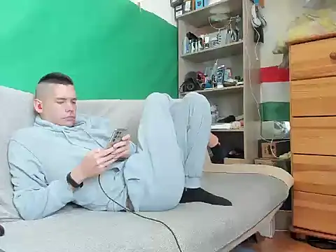 viraglaci18xh online show from October 31, 2025, 11:22 am