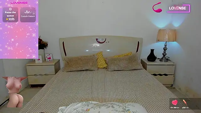 Snapshot of MiracleTs4U chatting on February 11, 2025, 12:37 pm MiracleTs4U online show from February 11, 2025, 12:37 pm