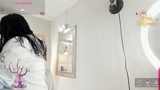 Snapshot of LADY_HELLEN chatting on October 10, 2025, 5:12 pm LADY HELLEN online show from October 10, 2025, 5:12 pm