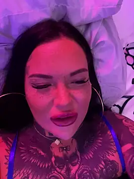 Snapshot of _MelinaCurves_ chatting on September 30, 2025, 8:47 pm MelinaCurves online show from September 30, 2025, 8:47 pm