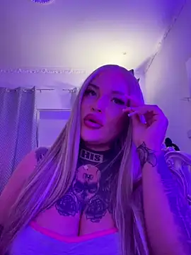 Snapshot of _MelinaCurves_ chatting on October 2, 2025, 10:06 pm MelinaCurves online show from October 2, 2025, 10:06 pm