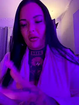 Snapshot of _MelinaCurves_ chatting on October 5, 2025, 9:02 pm MelinaCurves online show from October 5, 2025, 9:02 pm