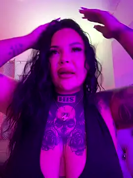 Snapshot of _MelinaCurves_ chatting on October 8, 2025, 9:45 pm MelinaCurves online show from October 8, 2025, 9:45 pm