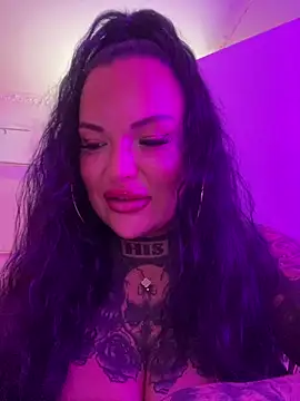 Snapshot of _MelinaCurves_ chatting on October 10, 2025, 9:14 pm MelinaCurves online show from October 10, 2025, 9:14 pm