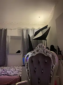 Snapshot of _MelinaCurves_ chatting on October 13, 2025, 9:37 pm MelinaCurves online show from October 13, 2025, 9:37 pm