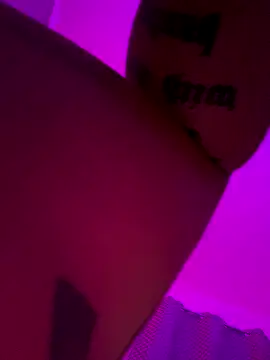 Snapshot of _MelinaCurves_ chatting on October 19, 2025, 8:42 pm MelinaCurves online show from October 19, 2025, 8:42 pm