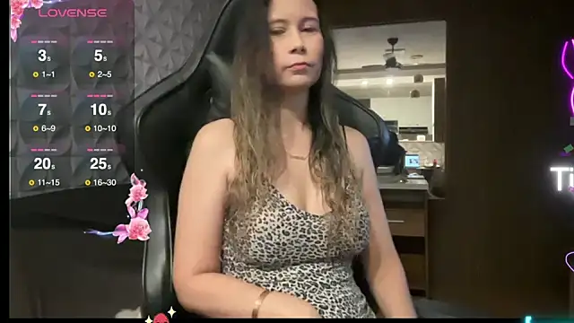 Leilacharlotte online show from December 14, 2025, 12:38 am