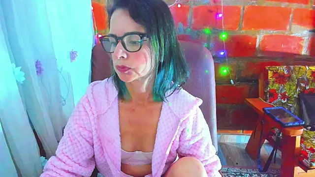 BrianaGarner online show from May 3, 2026, 10:32 am