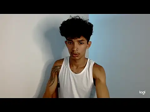  dannyaldana  online show from November 13, 2025, 11:03 pm