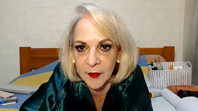 Snapshot of awild_kitten chatting on March 2, 2026, 11:06 am awild kitten online show from March 2, 2026, 11:06 am