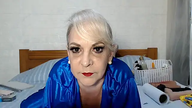 Snapshot of awild_kitten chatting on May 5, 2026, 8:44 am awild kitten online show from May 5, 2026, 8:44 am
