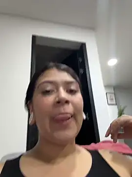 emilyjohanson online show from May 5, 2026, 4:26 pm
