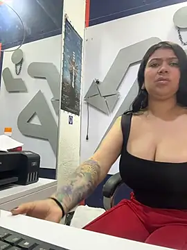 emilyjohanson online show from June 6, 2026, 4:12 pm