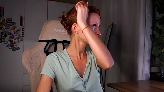 Snapshot of Liuba_Fox chatting on June 22, 2026, 8:39 pm Liuba Fox online show from June 22, 2026, 8:39 pm