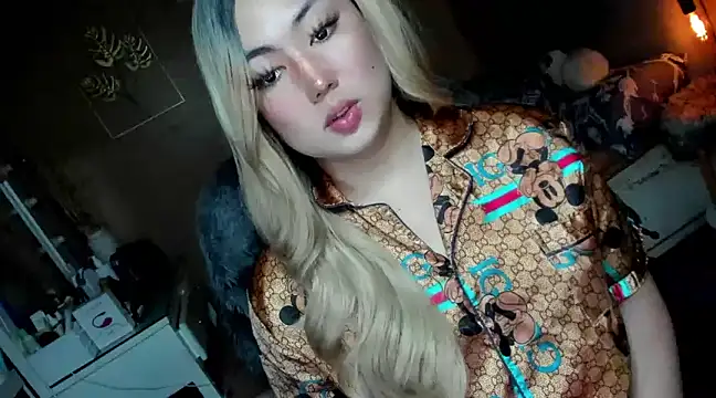 HOTnWILDalice online show from December 30, 2024, 2:31 am