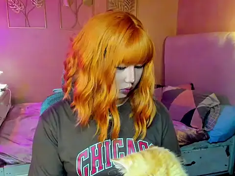 HOTnWILDalice online show from October 3, 2025, 4:20 am