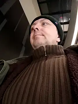 Snapshot of Pokaz2020 chatting on January 20, 2025, 7:35 pm Pokaz2020 online show from January 20, 2025, 7:35 pm