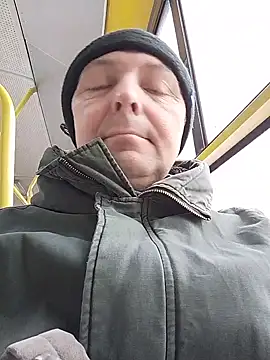 Snapshot of Pokaz2020 chatting on February 5, 2025, 8:43 am Pokaz2020 online show from February 5, 2025, 8:43 am