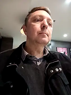 Snapshot of Pokaz2020 chatting on March 9, 2025, 5:28 pm Pokaz2020 online show from March 9, 2025, 5:28 pm