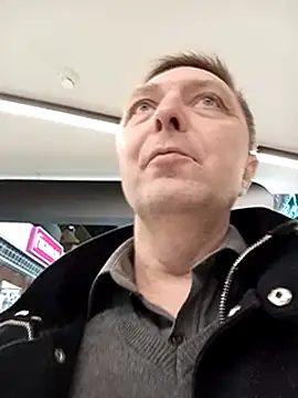 Snapshot of Pokaz2020 chatting on March 10, 2025, 5:50 pm Pokaz2020 online show from March 10, 2025, 5:50 pm