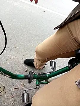 Snapshot of Pokaz2020 chatting on October 3, 2025, 8:33 am Pokaz2020 online show from October 3, 2025, 8:33 am