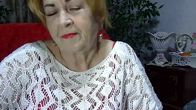 Snapshot of Emma52610 chatting on December 28, 2024, 5:35 pm Emma52610 online show from December 28, 2024, 5:35 pm