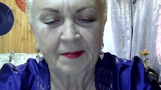 Snapshot of Emma52610 chatting on October 11, 2025, 11:20 am Emma52610 online show from October 11, 2025, 11:20 am