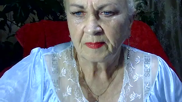 Emma52610 online show from November 18, 2025, 7:35 am