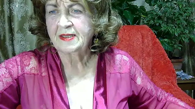 Snapshot of Emma52610 chatting on February 17, 2026, 4:35 pm Emma52610 online show from February 17, 2026, 4:35 pm