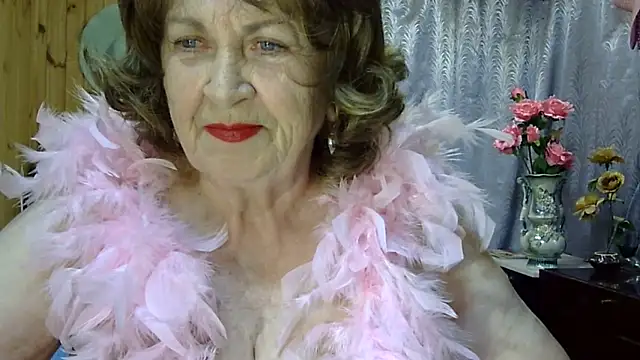 Emma52610 online show from June 12, 2026, 5:23 pm