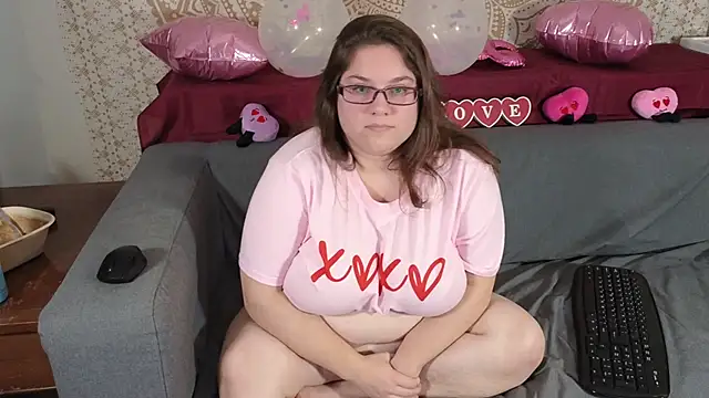 Snapshot of DrenchedDelicates chatting on February 15, 2025, 2:15 am DrenchedDelicates online show from February 15, 2025, 2:15 am