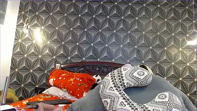 yummymeily online show from January 6, 2025, 2:58 pm