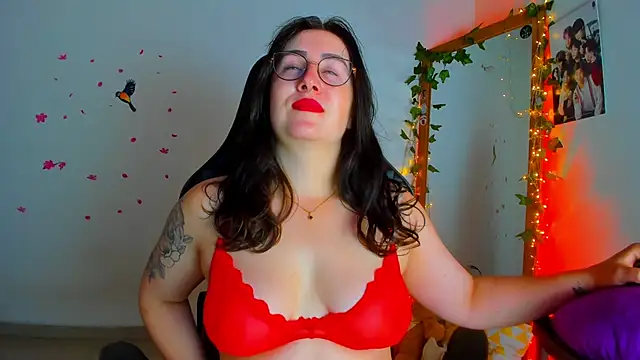 Snapshot of Susan_Foxx chatting on October 12, 2025, 6:51 pm Susan Foxx online show from October 12, 2025, 6:51 pm