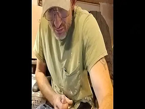 ROBERT0516 online show from May 7, 2026, 12:38 am
