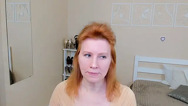 FoxySophia online show from February 6, 2025, 1:54 pm