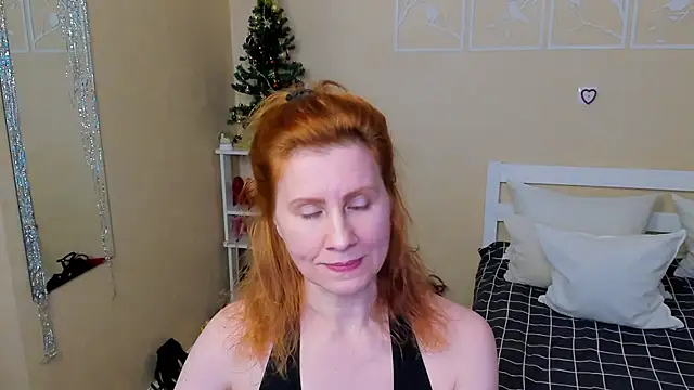 FoxySophia online show from December 15, 2025, 1:37 pm