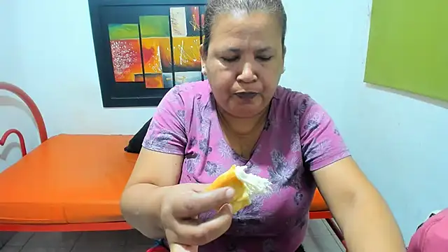 beckyummys online show from February 6, 2025, 12:16 pm