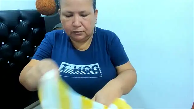 beckyummys online show from September 13, 2025, 12:05 pm