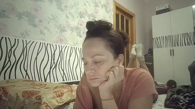 LindaStarS online show from November 30, 2025, 8:02 pm