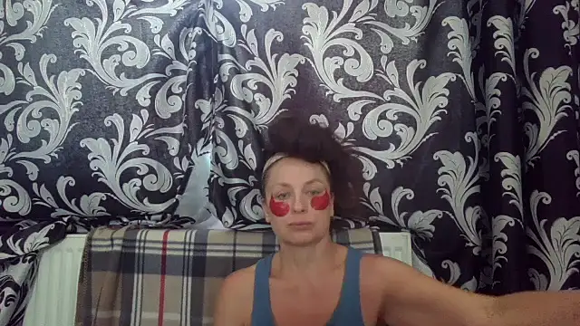Snapshot of LindaStarS chatting on June 22, 2026, 5:37 am LindaStarS online show from June 22, 2026, 5:37 am