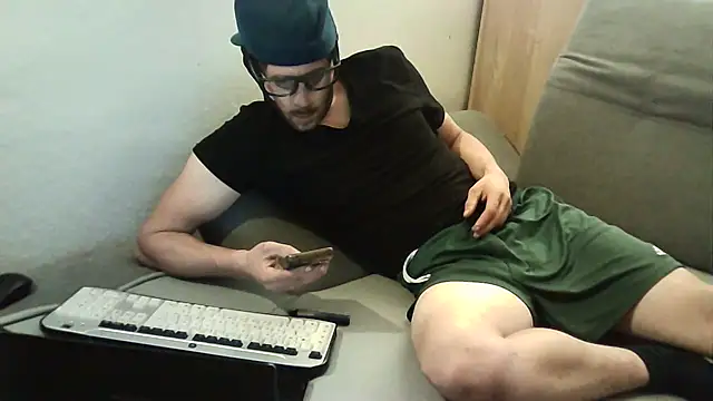 ShyGuyWannaTry online show from September 8, 2025, 11:26 pm
