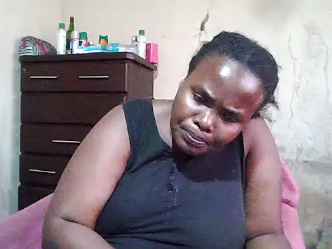 Snapshot of sexybigboobz chatting on June 15, 2026, 1:35 pm sexybigboobz online show from June 15, 2026, 1:35 pm