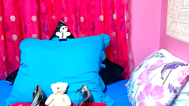 SLUTTYROXY online show from January 25, 2025, 9:04 pm