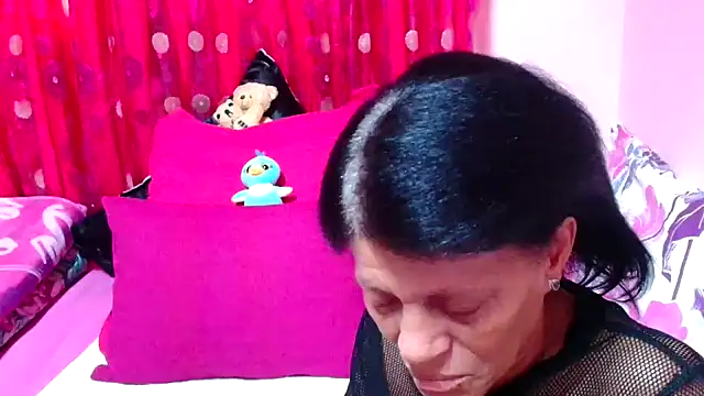 SLUTTYROXY online show from October 9, 2025, 6:00 am