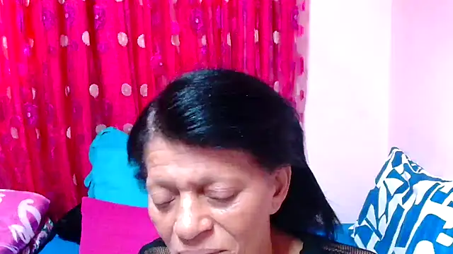 SLUTTYROXY online show from November 17, 2025, 5:46 am