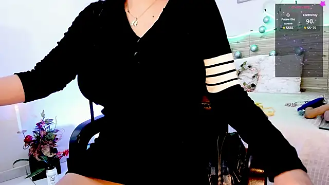 lilahSweet online show from January 2, 2025, 2:13 pm